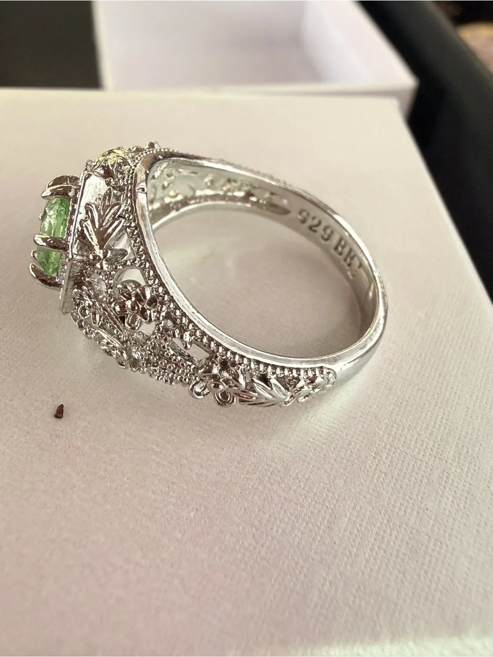 PERIDOT VINTAGE STYLE ART DECO FILIGREE RING Sz7
